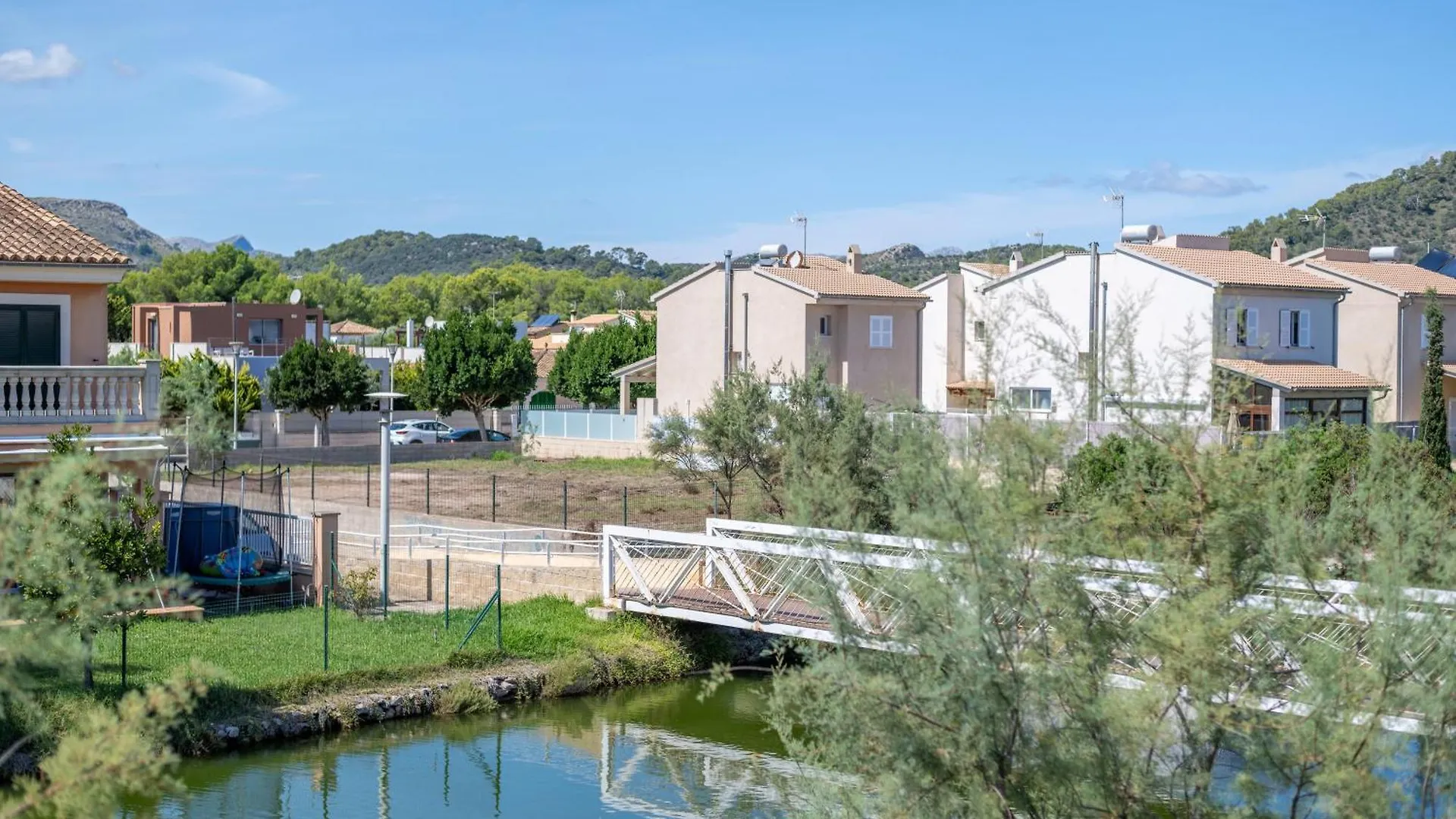Que Bo Villa Alcúdia 0*,